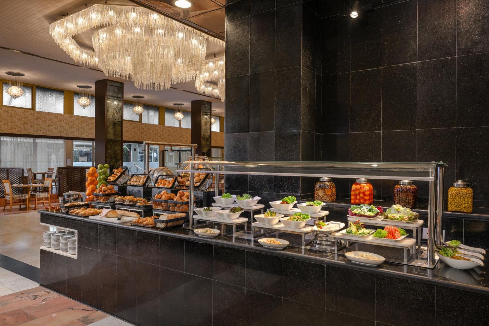 Intercontinental Taif By Ihg Hotel Exterior photo